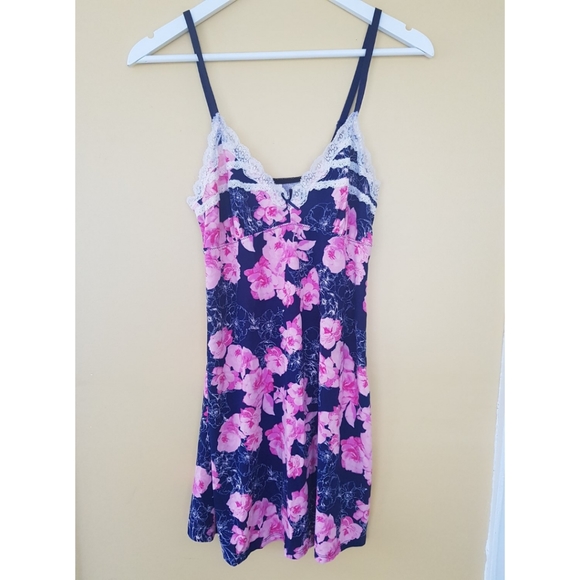 Jessica Simpson Floral Chemise - Picture 1 of 14